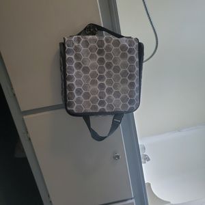 Hanging travelers case